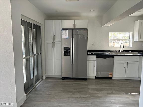 2nd image of 3835 Arlington St #3835