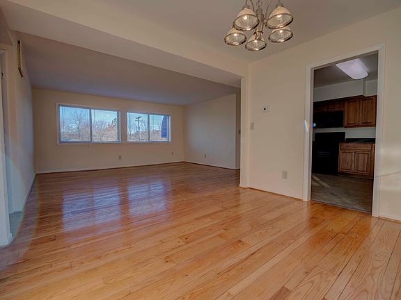 Dining room to living room
