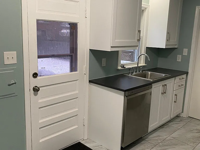 528 E Cambourne St — Photo 15