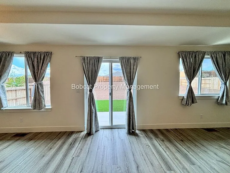 909 Saltbrush Rd — Photo 34