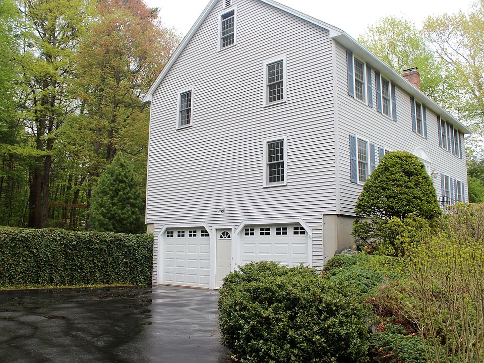 1st image of 10 Nutfield Dr