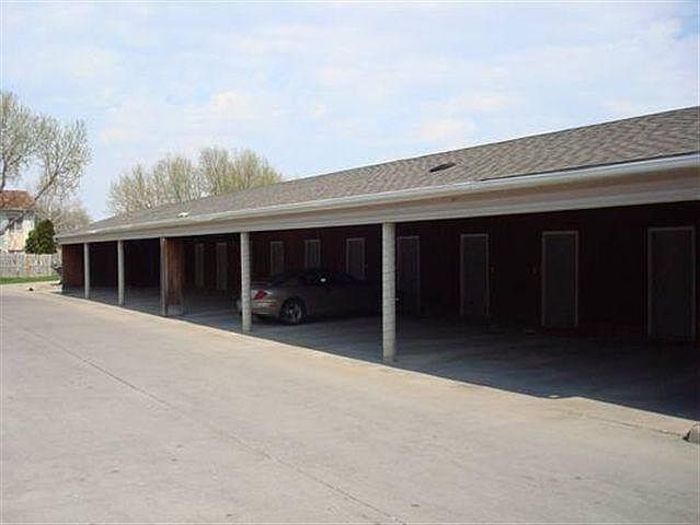 1 parking spot under car port