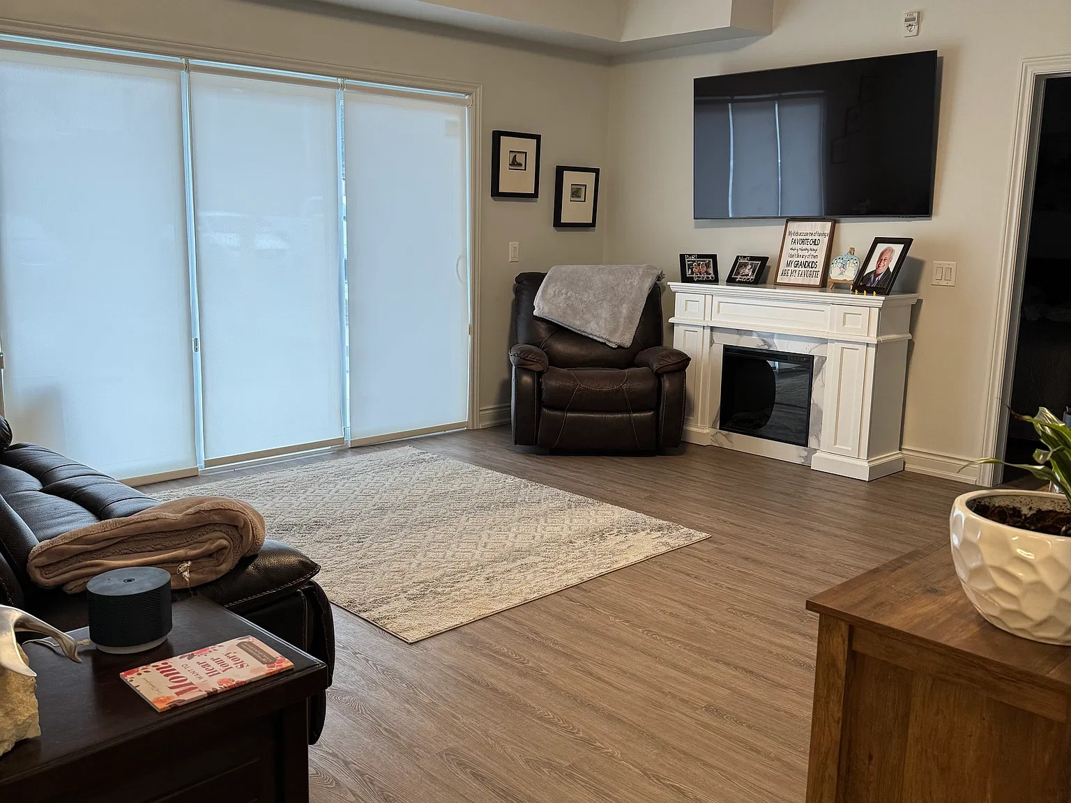 2 bed, 1000 sqft, $2,100 — Photo 3