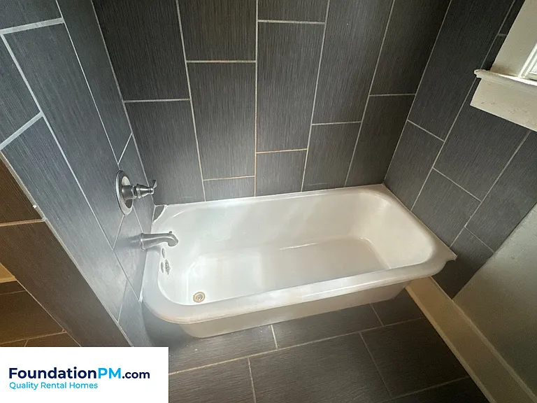 1764 Lawrence Ave #4 — Photo 14