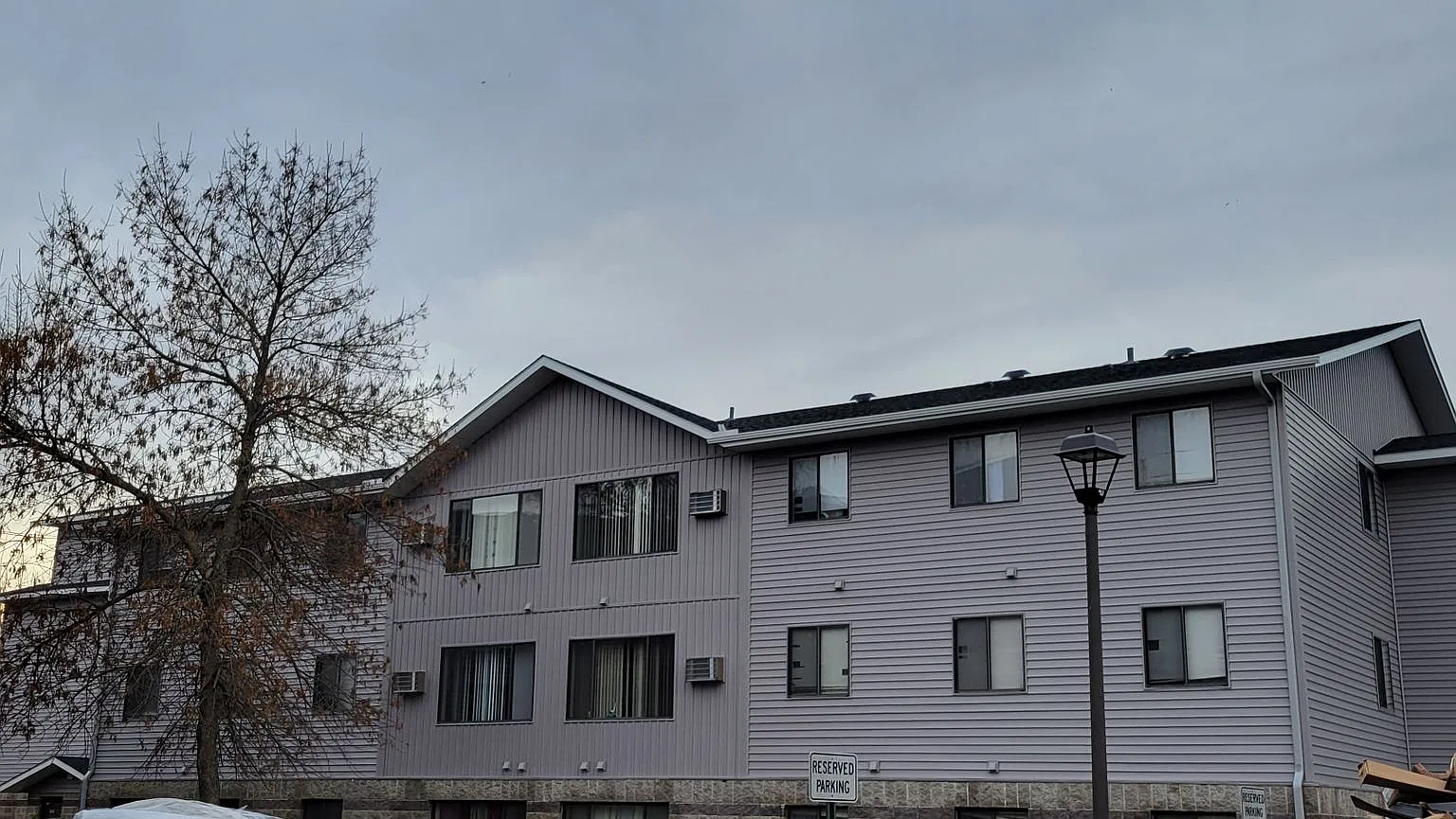 131 E Cedar St — Photo 3