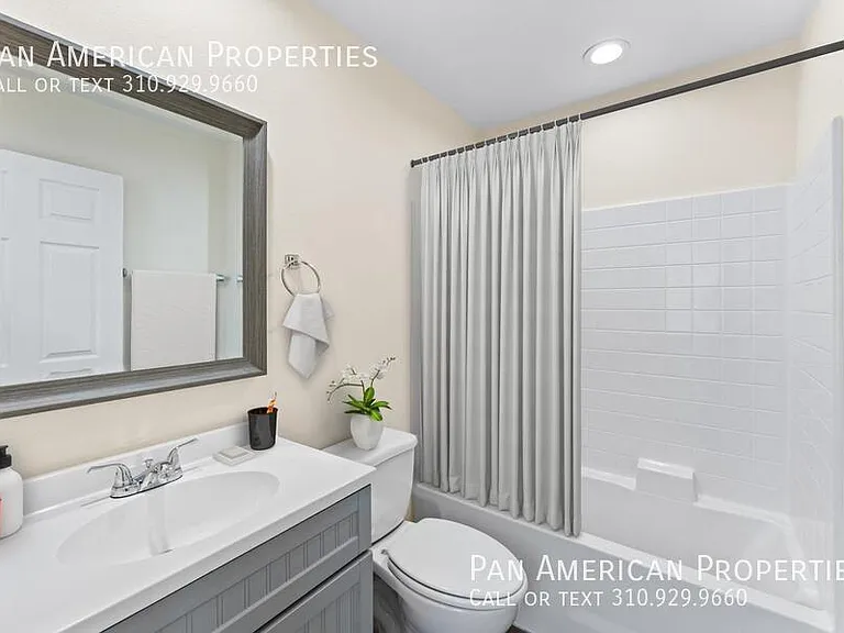 1033 S Montebello Blvd #F — Photo 6