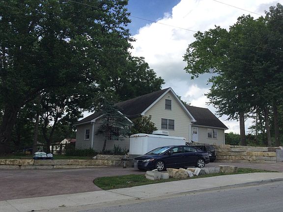 3rd image of 1885 NE Roanoke Dr