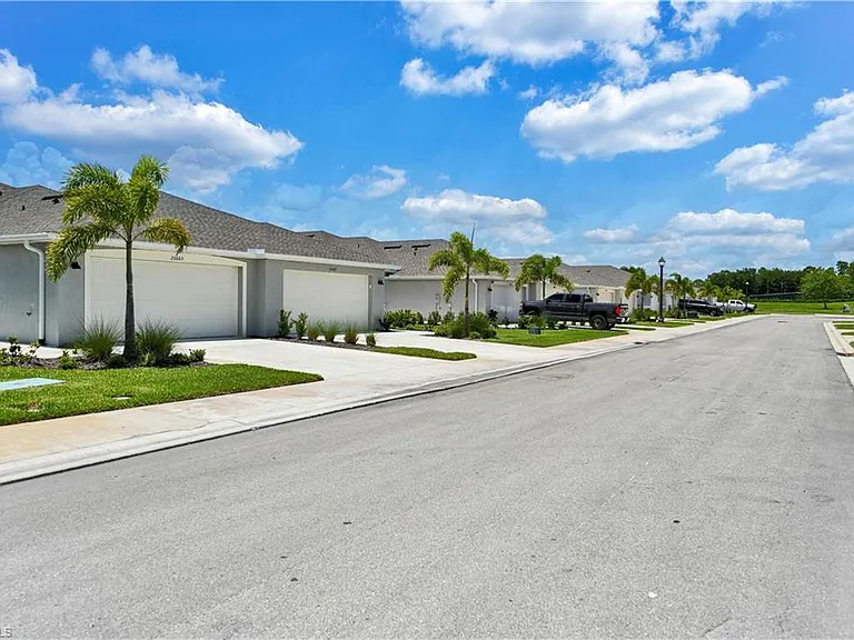20545 Hazelnut Ct S — Photo 34