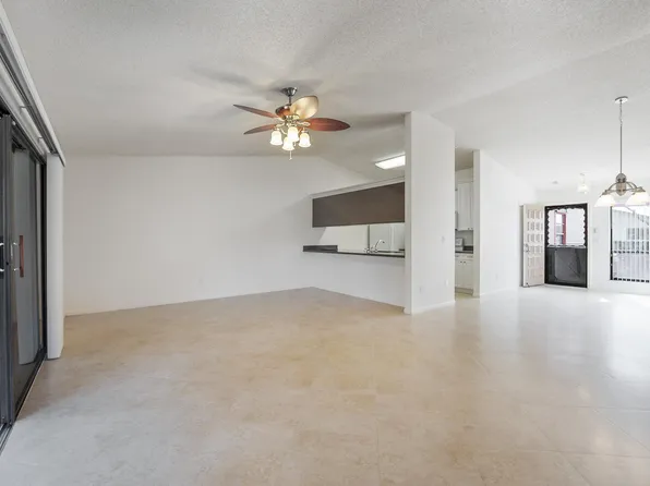 22 Walcott Dr, Boynton Beach, FL 33426