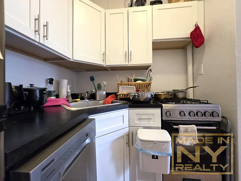 7 E 93rd St #5A — Photo 4