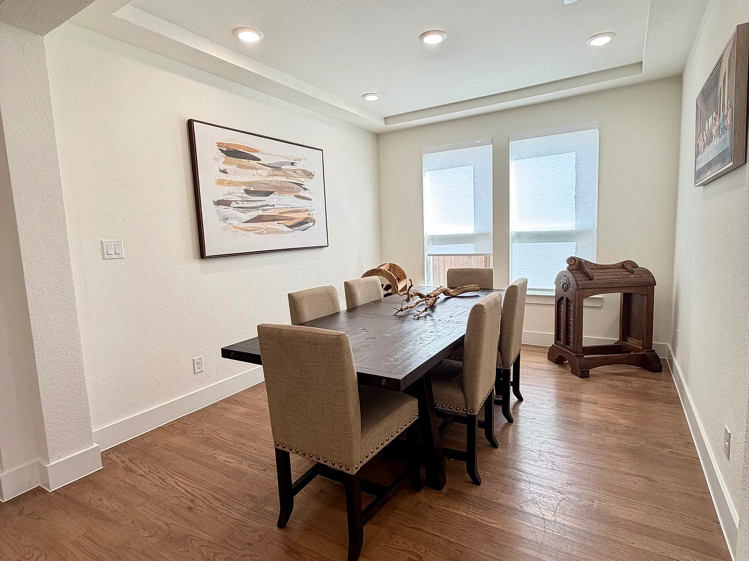 4 bed, 3800 sqft, $6,000 — Photo 3