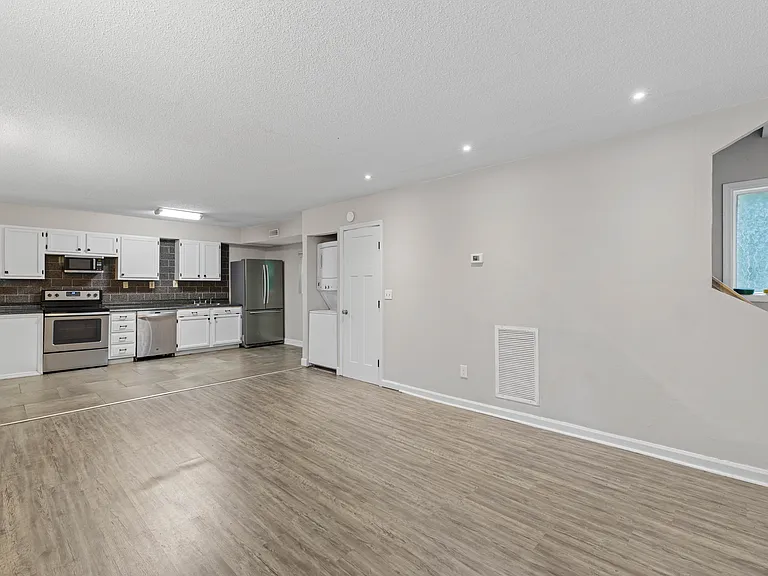 18 Sheridan Rd #A — Photo 4