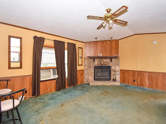 3rd image of 396 Pine Grove Loop