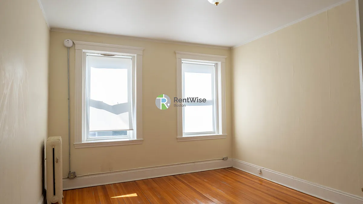 Building Photo - 1126 Commonwealth Ave #5