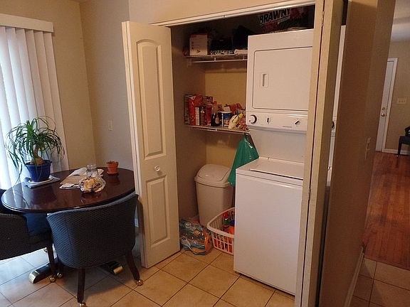 2505 Pantry/Laundry