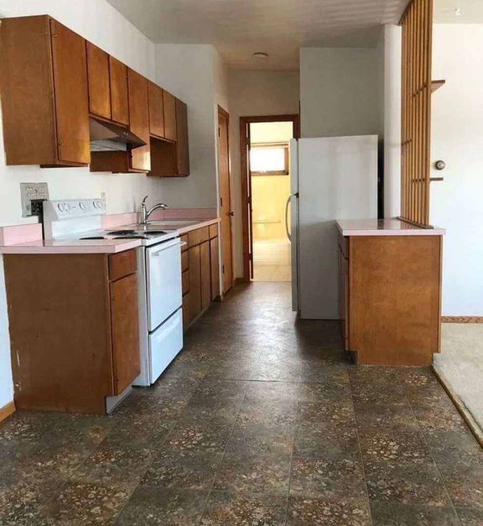 311 S Summit Ave — Photo 4