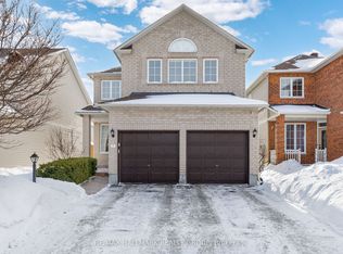 7 Rodeo Dr, Ottawa, ON K2J4Z3