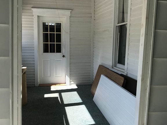 4th image of 126 E Main St