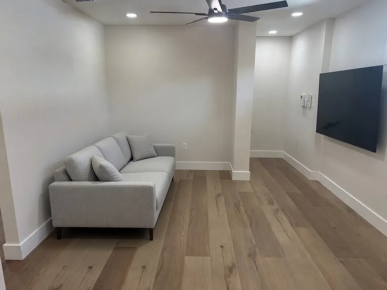 925 24th Ave N #1/2 — Photo 3