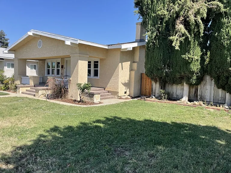1241 Union St — Photo 1