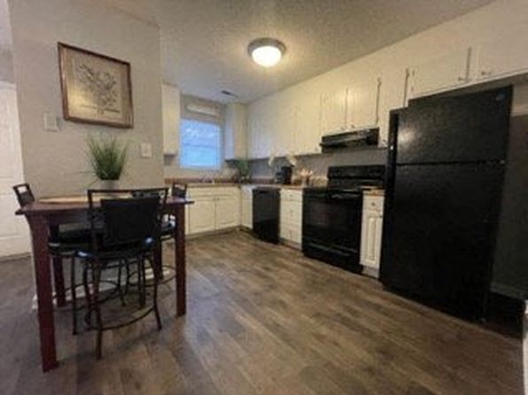 Piedmont Manor | 421 Jefferson St, Kernersville, NC
