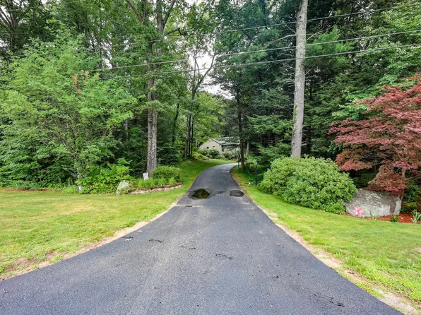 60 Hawke Lane, Danville, NH 03819