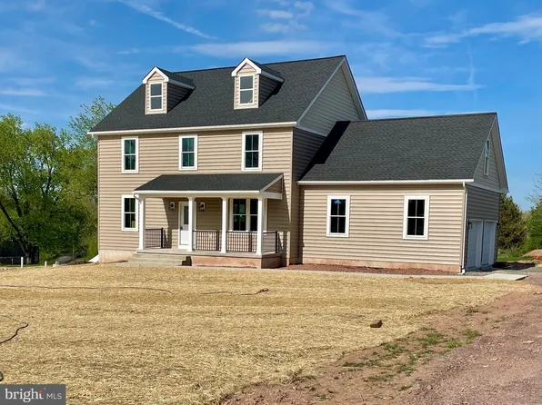 226 Cemetery Rd, Schwenksville, PA 19473