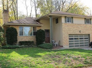 570 Elm Grove Dr, Dayton, OH