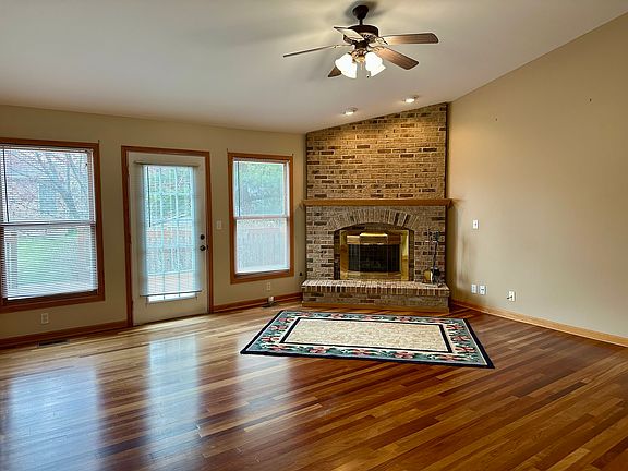 4th image of 180 Clover Chase Cir