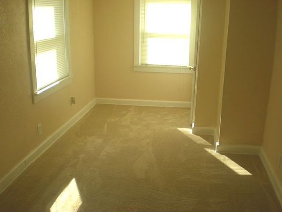 4th image of 4023 Chestnut Ave