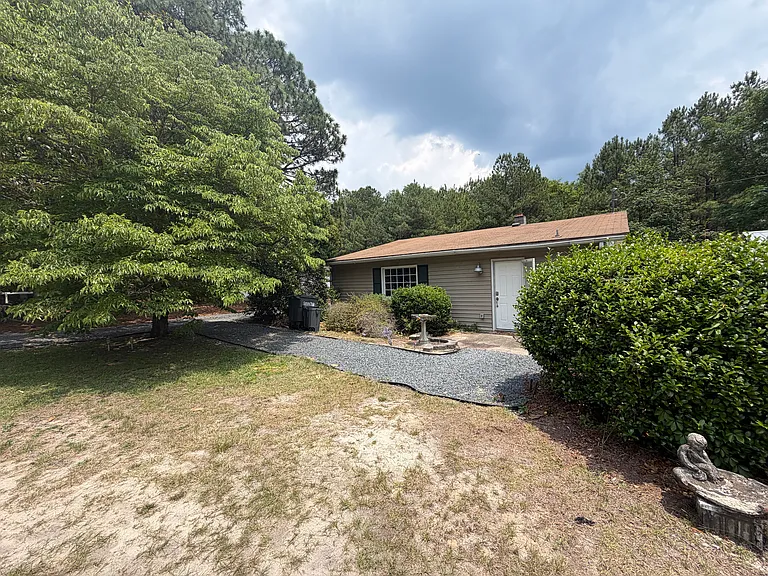 221 Rowe Ave — Photo 1