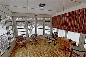 4th image of 890 Main St