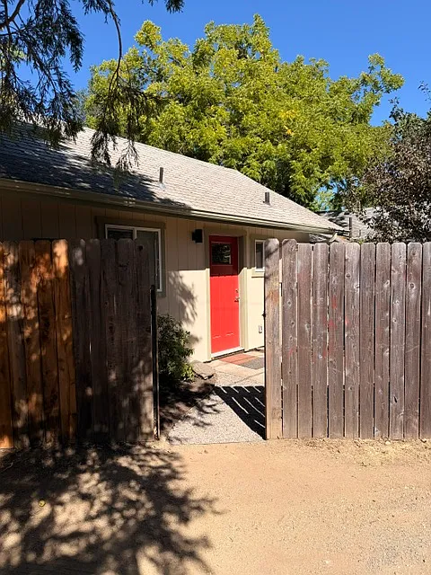1/2 Blaine St