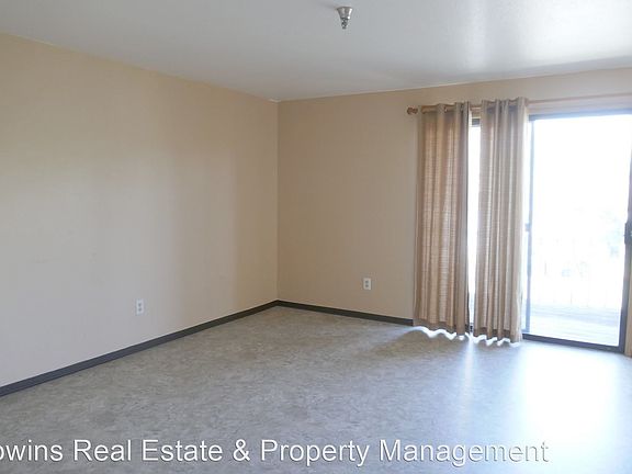 3rd image of 169 SE Anchor Ave APT 6