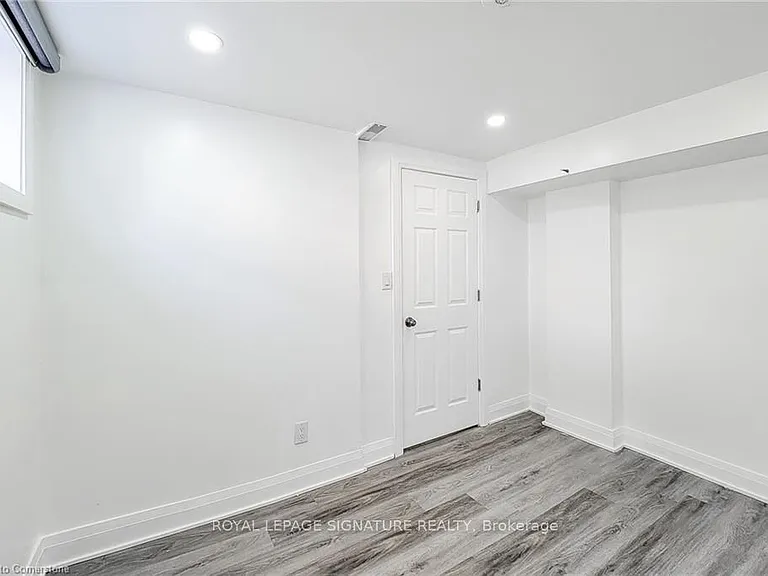 265 W 19th St — Photo 11