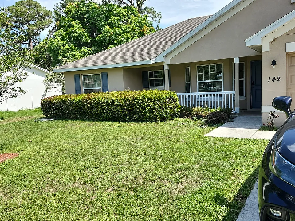 142 SW Crescent Ave