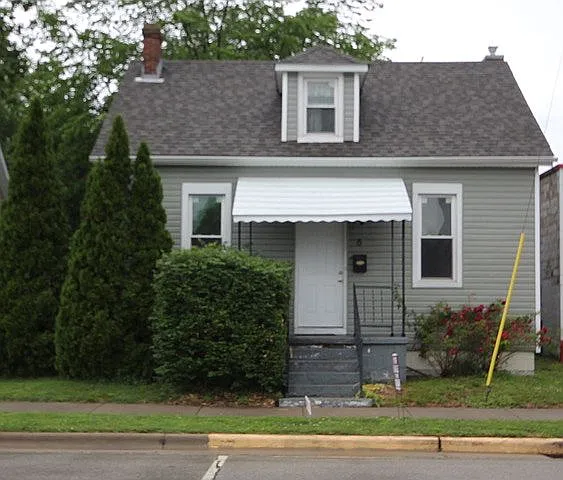 6 W Hanover St photo 1