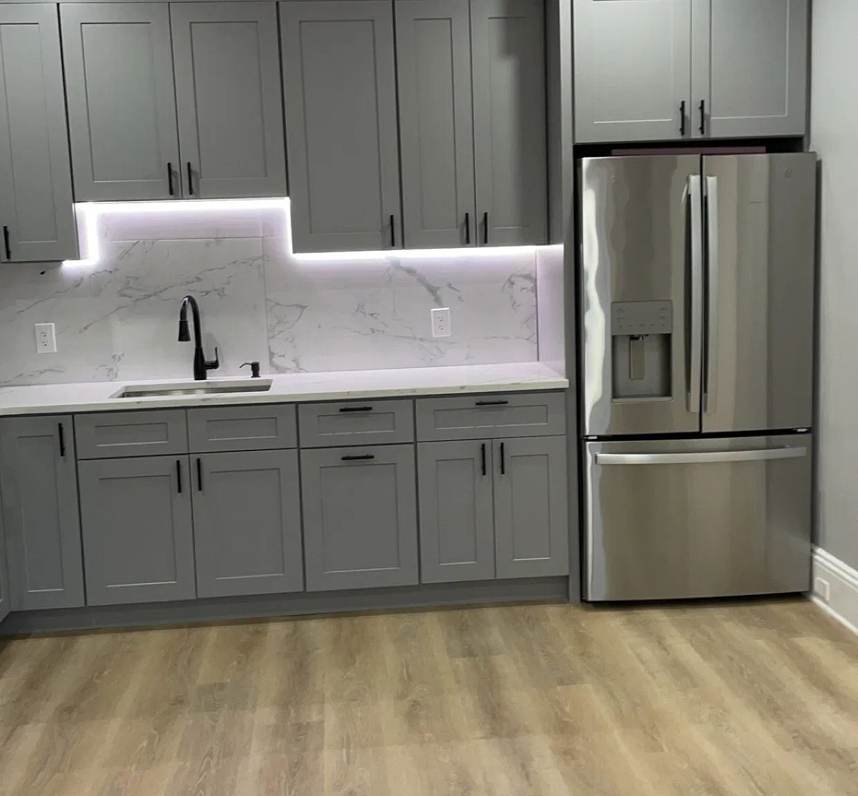 2 bed, 1000 sqft, $2,300 — Photo 2