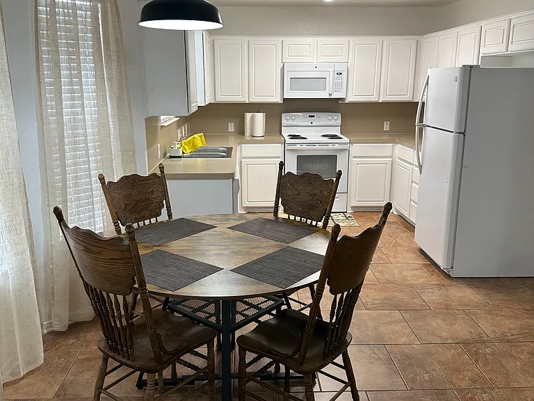 3606 Doffy Dr — Photo 7