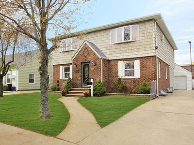 19 Madison Ave, New Hyde Park, NY, 11040