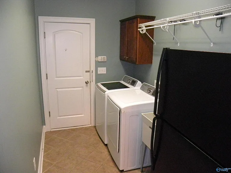 54 Belmont Pl — Photo 20