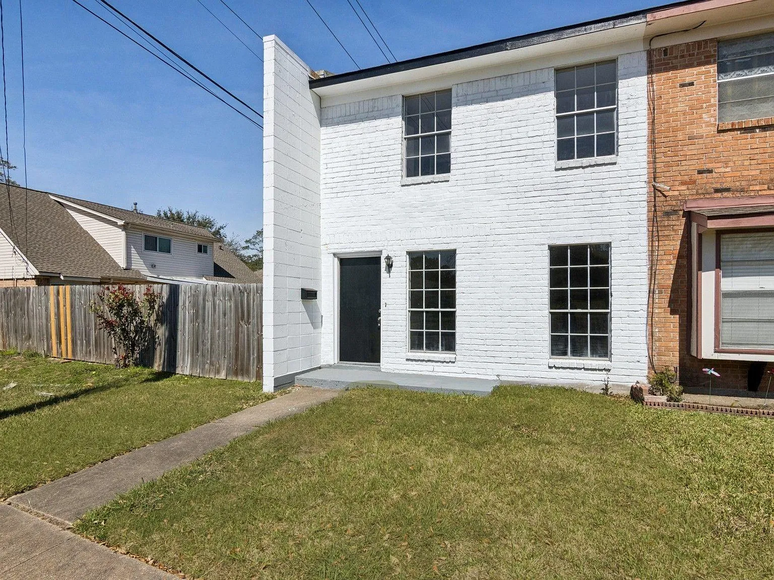 2 bed, 1.5 bath, 1520 sqft, $1,595 — Photo 2