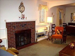 4th image of 952 Pennsylvania Ave