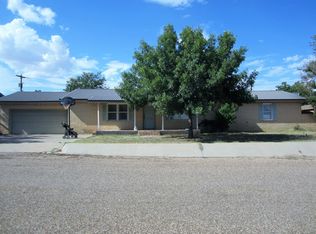 603 3rd St, Plains, TX 79355