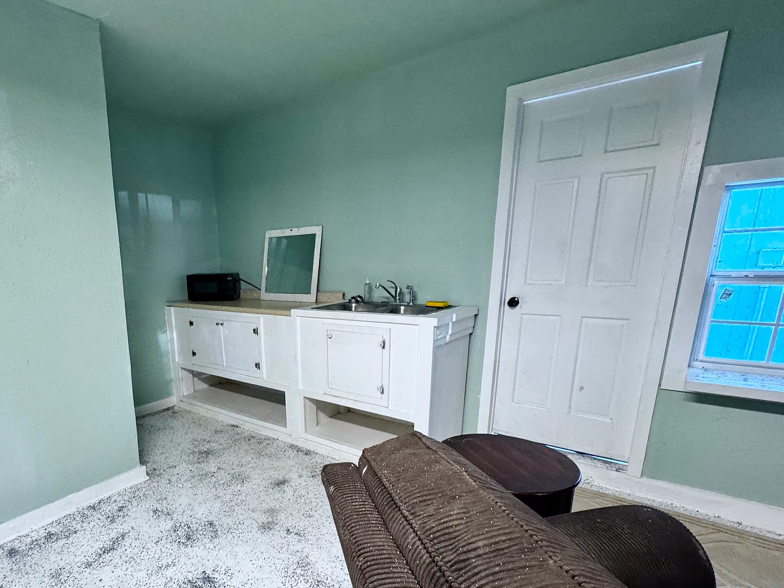 Studio, $700 — Photo 2