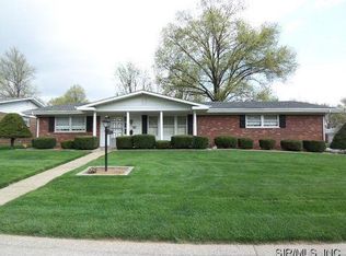 401 Rosewood Dr, Belleville, IL