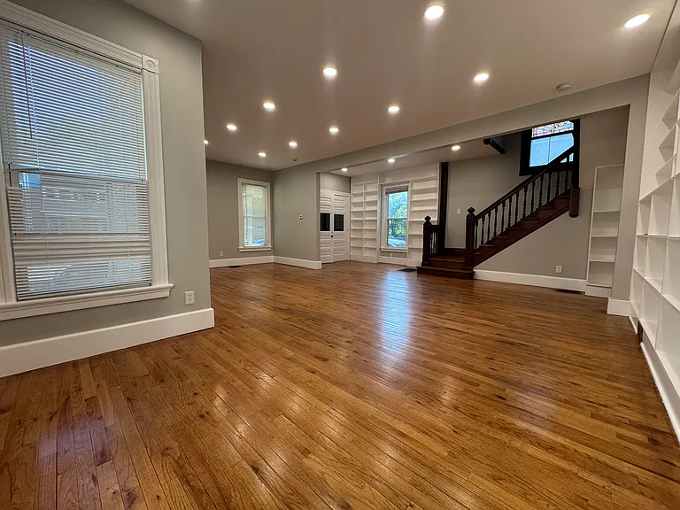 117 Maple St #117 — Photo 5