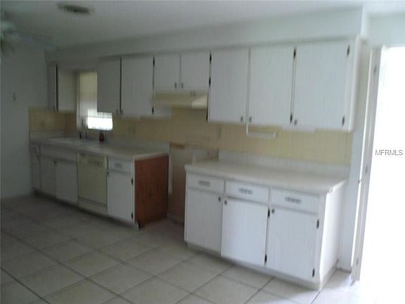 3rd image of 3850 Oakwood Dr