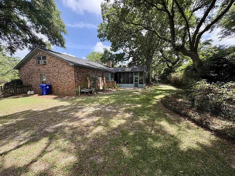 1003 Chambers Ln — Photo 28