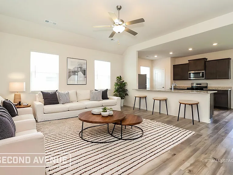1329 Woodwinds Dr — Photo 2